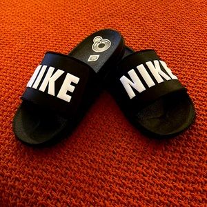 Nike Memory Foam Slides